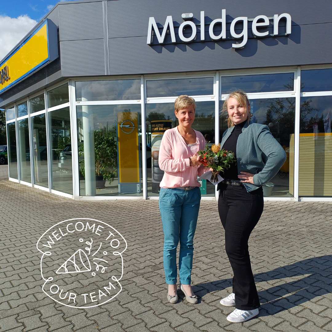 dieses Bild zeigt frau wallberg mit einer neuen mitarbeiterin